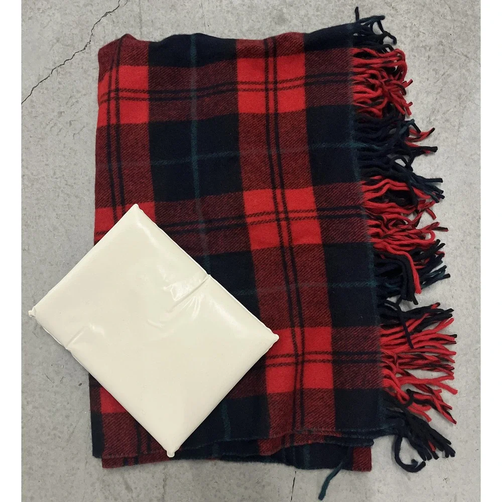 Vtg Pendleton Robe‎ in a Bag Wool Red Navy Blanket Stadium Plaid Highland 52x70